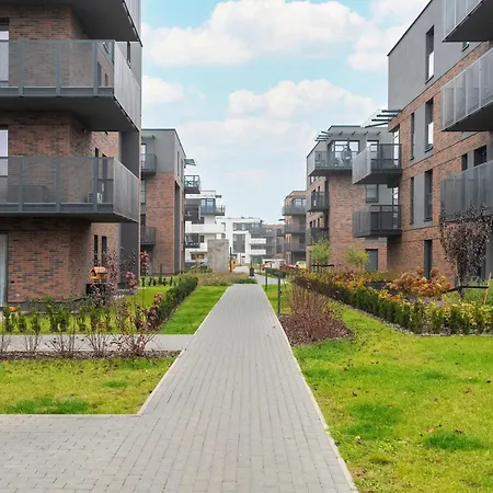 Jasny Blisko Lotniska Lawica W Poznaniu By Renters