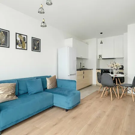 Appartement Jasny Blisko Lotniska Lawica W Poznaniu By Renters *