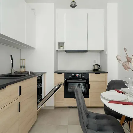 Jasny Blisko Lotniska Lawica W Poznaniu By Renters Appartement Poznań