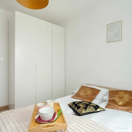 Jasny Blisko Lotniska Lawica W Poznaniu By Renters Poznan