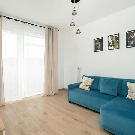 Jasny Blisko Lotniska Lawica W Poznaniu By Renters Apartment