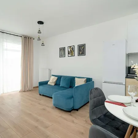 Jasny Blisko Lotniska Lawica W Poznaniu By Renters Appartement *