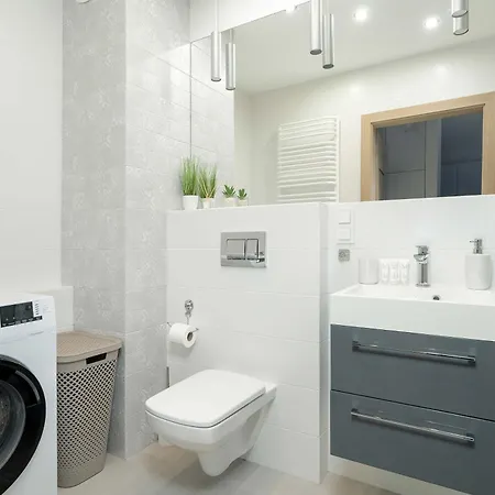 Jasny Blisko Lotniska Lawica W Poznaniu By Renters Poznań